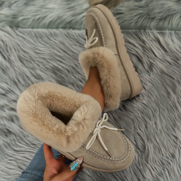 Cozy Thermal Fuzzy Tied Round Toe Boots